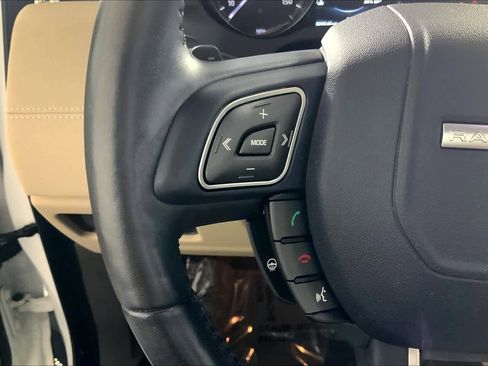 Used 2017 Land Rover Range Rover Evoque SE Premium image 23
