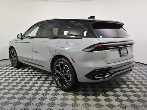 New 2026 Lincoln Nautilus Reserve image 3