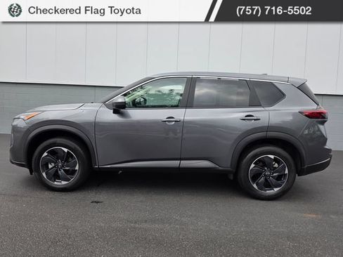 Used 2026 Nissan Rogue SV AWD/4WD image 2