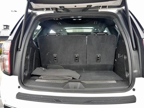 Used 2021 Chevrolet Tahoe Z71 w/ Z71 Signature Package image 17