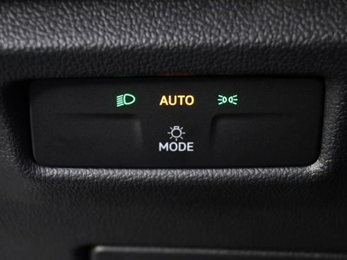 Used 2026 Volkswagen Tiguan SE AWD/4WD image 24
