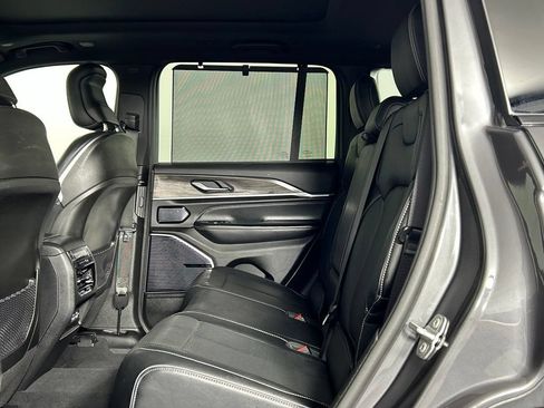 Used 2023 Jeep Grand Cherokee Overland w/ Luxury Tech Group IV AWD/4WD image 17