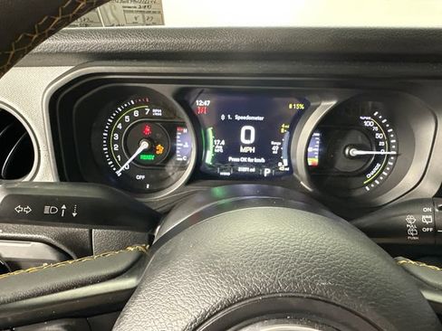 Certified 2024 Jeep Wrangler Unlimited AWD/4WD image 8