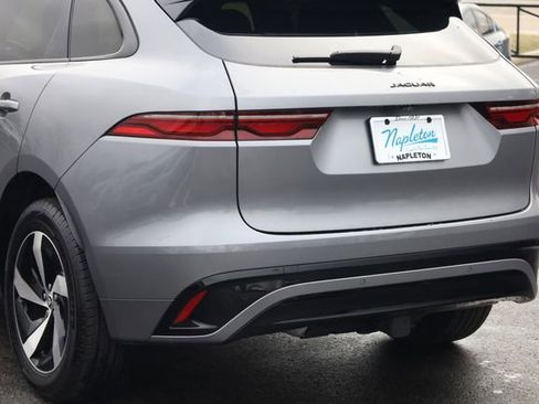 Used 2024 Jaguar F-PACE R-Dynamic S image 6