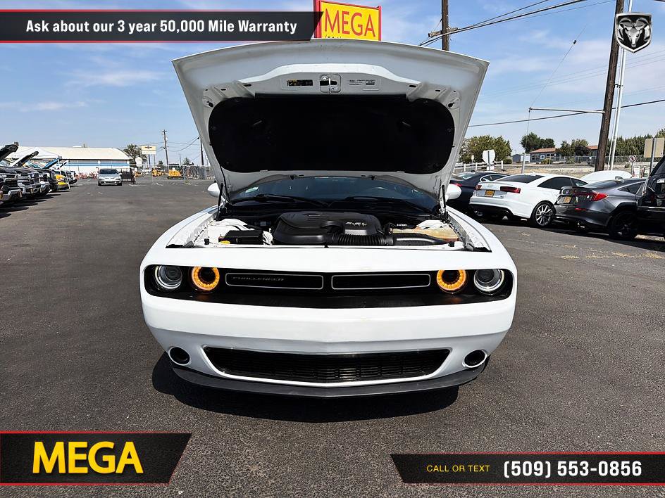 Used 2018 Dodge Challenger SXT w/ Driver Convenience Group RWD image 14