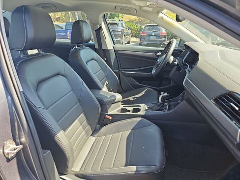 Used 2023 Volkswagen Jetta SE w/ Panoramic Sunroof Package FWD image 13