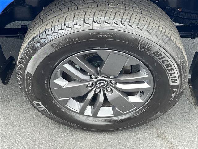 Certified 2025 Nissan Frontier SV RWD image 24