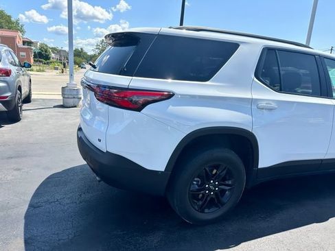 Used 2023 Chevrolet Traverse LT w/ Midnight/Sport Edition AWD/4WD image 12