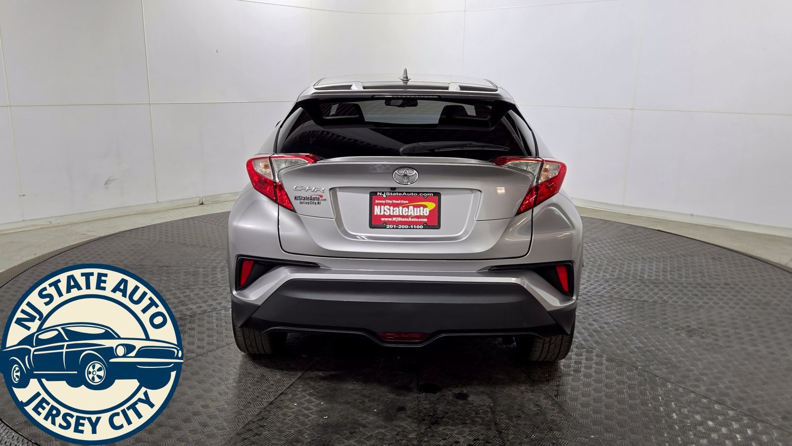 Used 2018 Toyota C-HR XLE FWD image 6