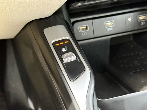 Certified 2023 Kia Sorento S w/ Panoramic Sunroof Package image 23