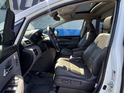 Used 2016 Honda Odyssey Touring Elite image 8
