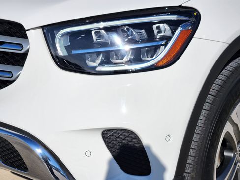 Used 2022 Mercedes-Benz GLC 300 GLC 300 w/ Premium Package Lite image 9