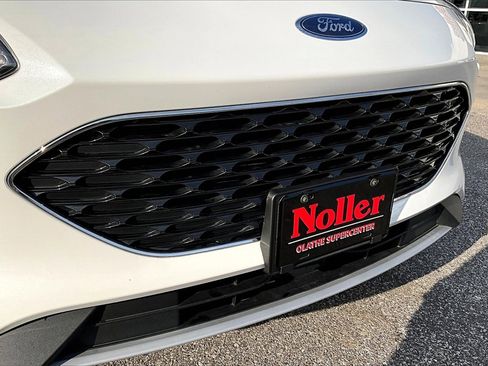 Used 2022 Ford Escape SEL w/ Technology Package image 27