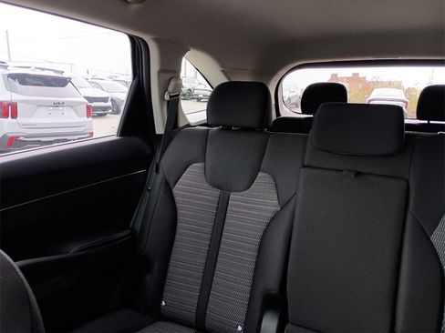 New 2026 Kia Sorento LX image 12
