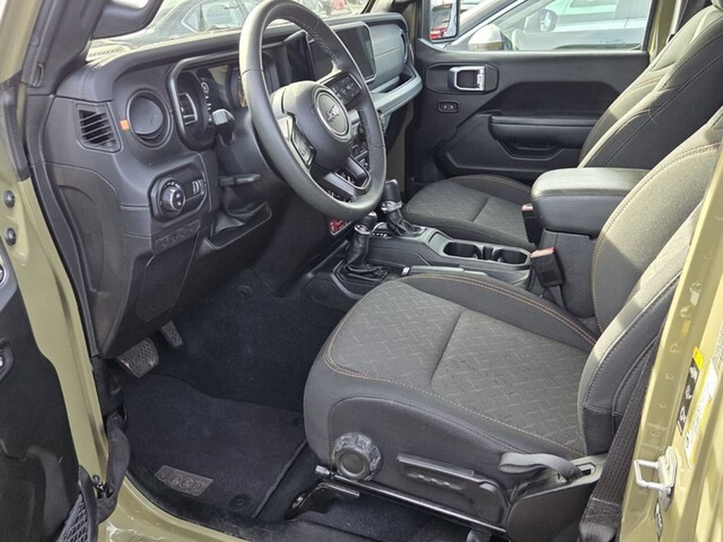 Used 2026 Jeep Gladiator Mojave AWD/4WD image 3