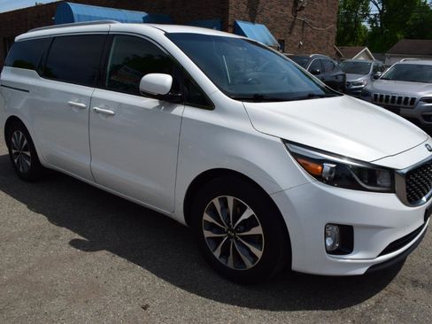 Used 2015 Kia Sedona SX FWD image 4