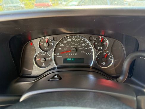 Used 2023 GMC Savana 2500 w/ Driver Convenience Package RWD image 17