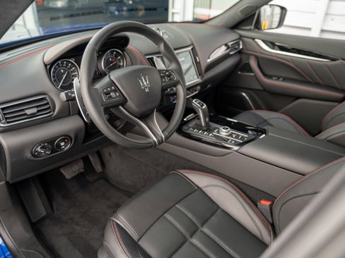 Used 2024 Maserati Levante GT Ultima image 10