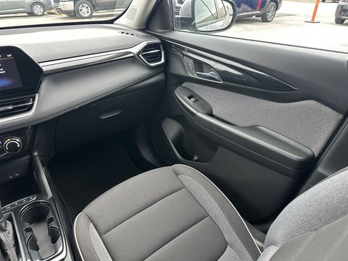 Used 2025 Chevrolet TrailBlazer LT image 33