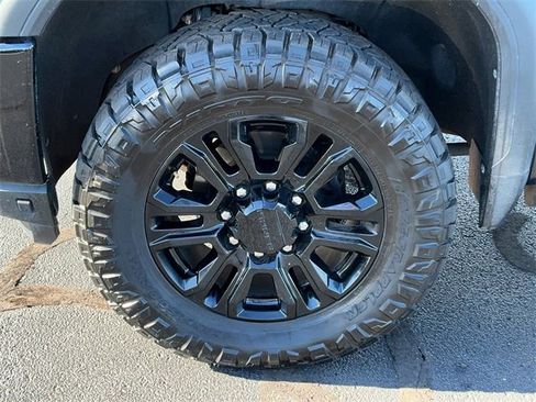 Used 2023 GMC Sierra 2500 Denali w/ Denali Black Diamond Edition image 9