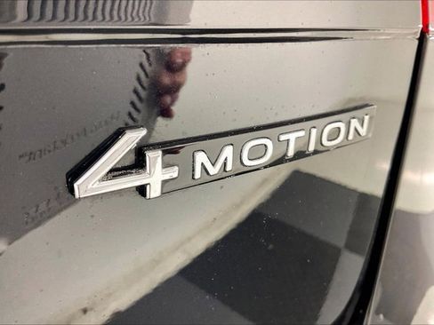 Used 2022 Volkswagen Tiguan S image 7