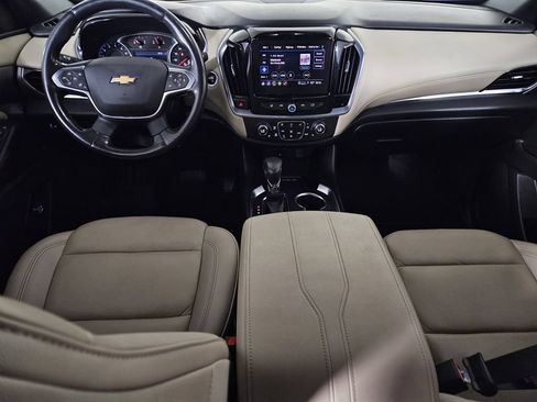 Used 2022 Chevrolet Traverse LT FWD image 6
