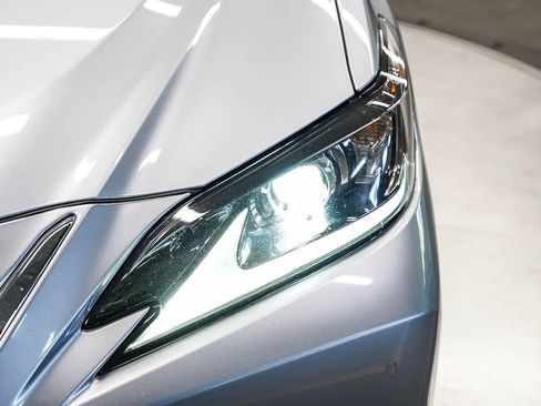 Used 2024 Lexus ES 300h w/ Premium Package FWD image 7