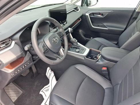 Used 2025 Toyota RAV4 Limited w/ Advanced Technology Package AWD/4WD image 4