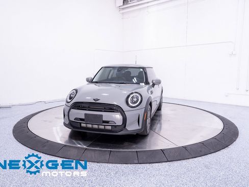 Used 2023 MINI Cooper 2-Door Hardtop image 30