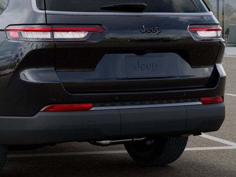 New 2026 Jeep Grand Cherokee L 2WD image 13