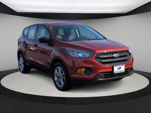 Used 2019 Ford Escape S image 2