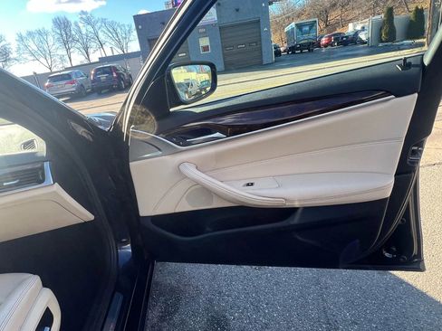 Used 2017 BMW 530i 530i Sedan 4D w/ Premium Package image 32