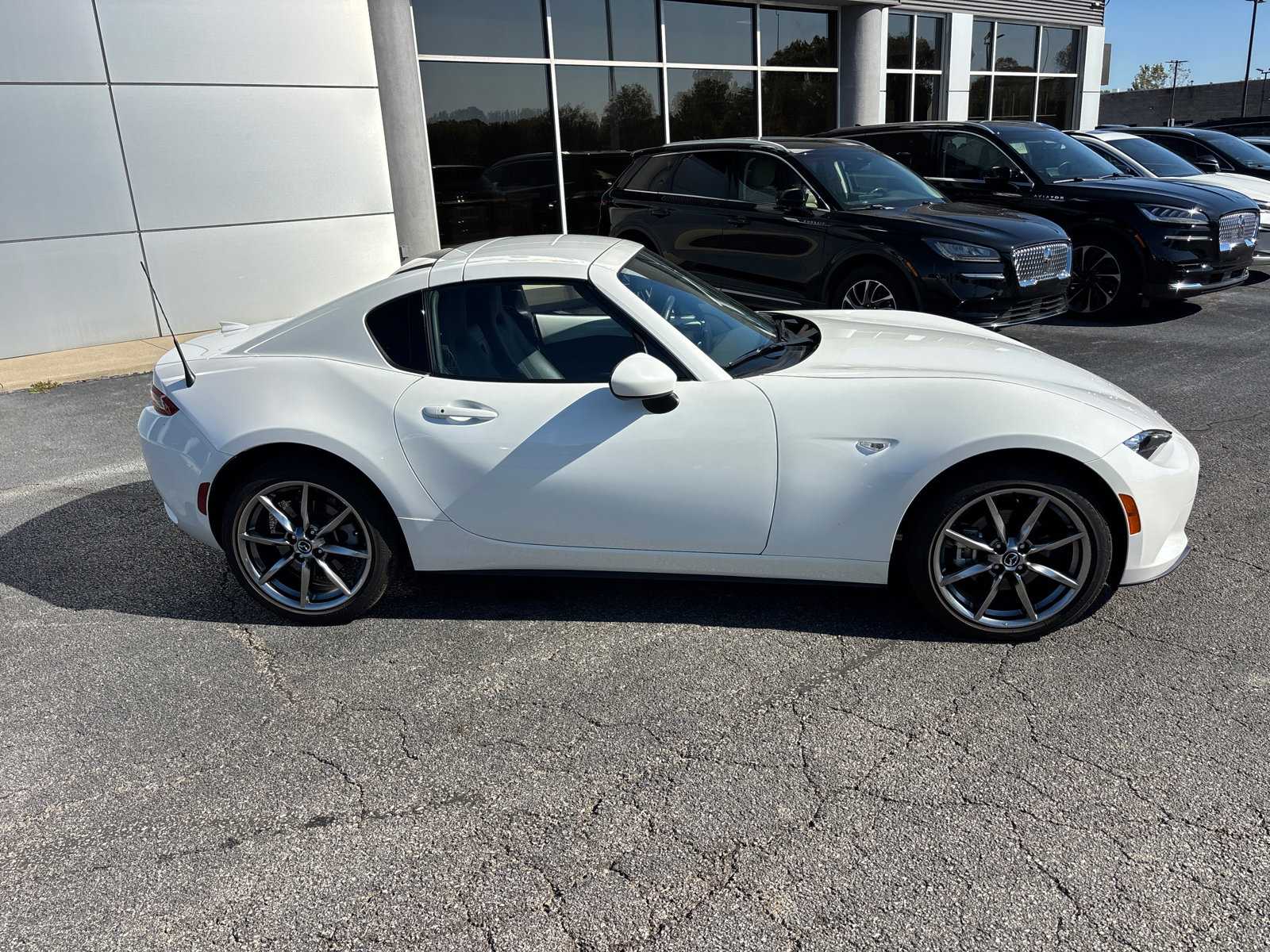 Used 2022 MAZDA MX-5 Miata RF Grand Touring RWD image 8