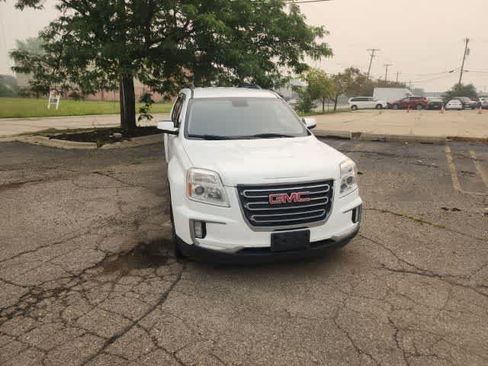 Used 2017 GMC Terrain SLE w/ Driver Alert Package I FWD image 5