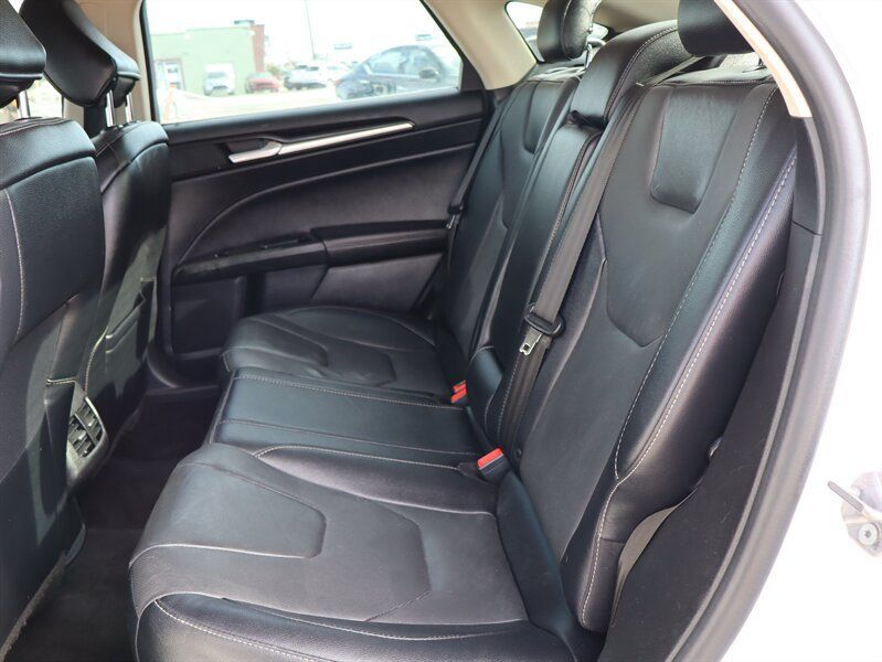 Used 2020 Ford Fusion Titanium AWD/4WD image 16