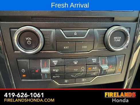 Used 2018 Ford Explorer XLT w/ Equipment Group 202A FWD image 20