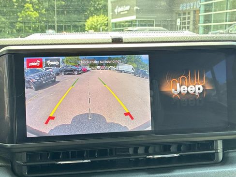 Used 2024 Jeep Wrangler Unlimited Sahara w/ Technology Group AWD/4WD image 37