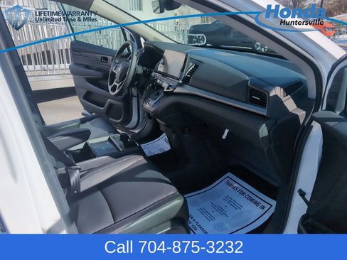 Certified 2025 Honda Odyssey EX-L image 16