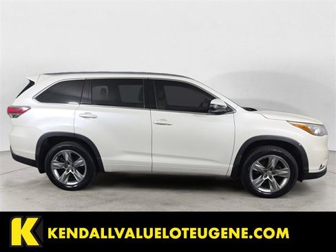 Used 2015 Toyota Highlander Limited Platinum image 6