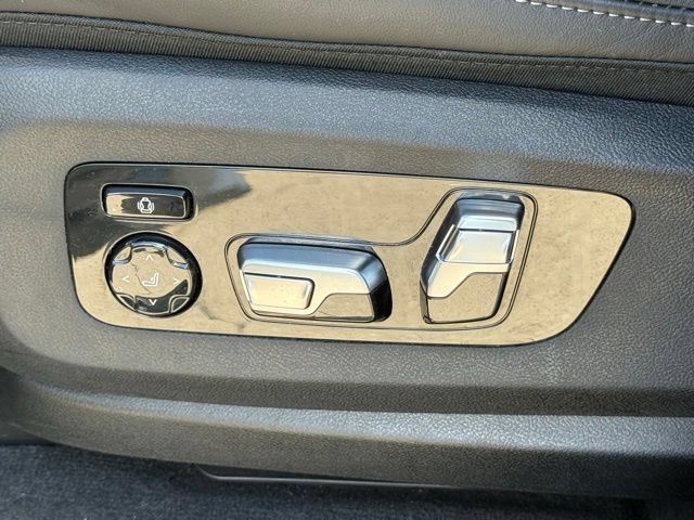Used 2026 BMW X7 xDrive40i w/ M Sport Package AWD/4WD image 21