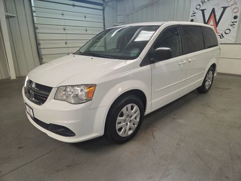 Used 2014 Dodge Grand Caravan SE w/ Quick Order Package 29E SE image 2