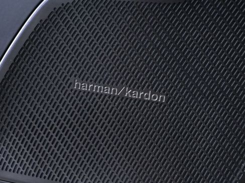 Used 2026 Volvo XC60 B5 Ultra w/ Climate Package image 9