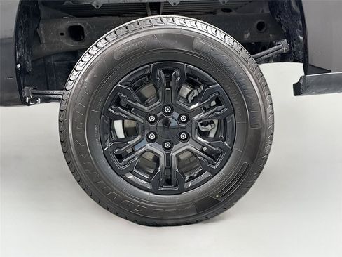 Used 2024 Chevrolet Silverado 1500 LT Trail Boss AWD/4WD image 30