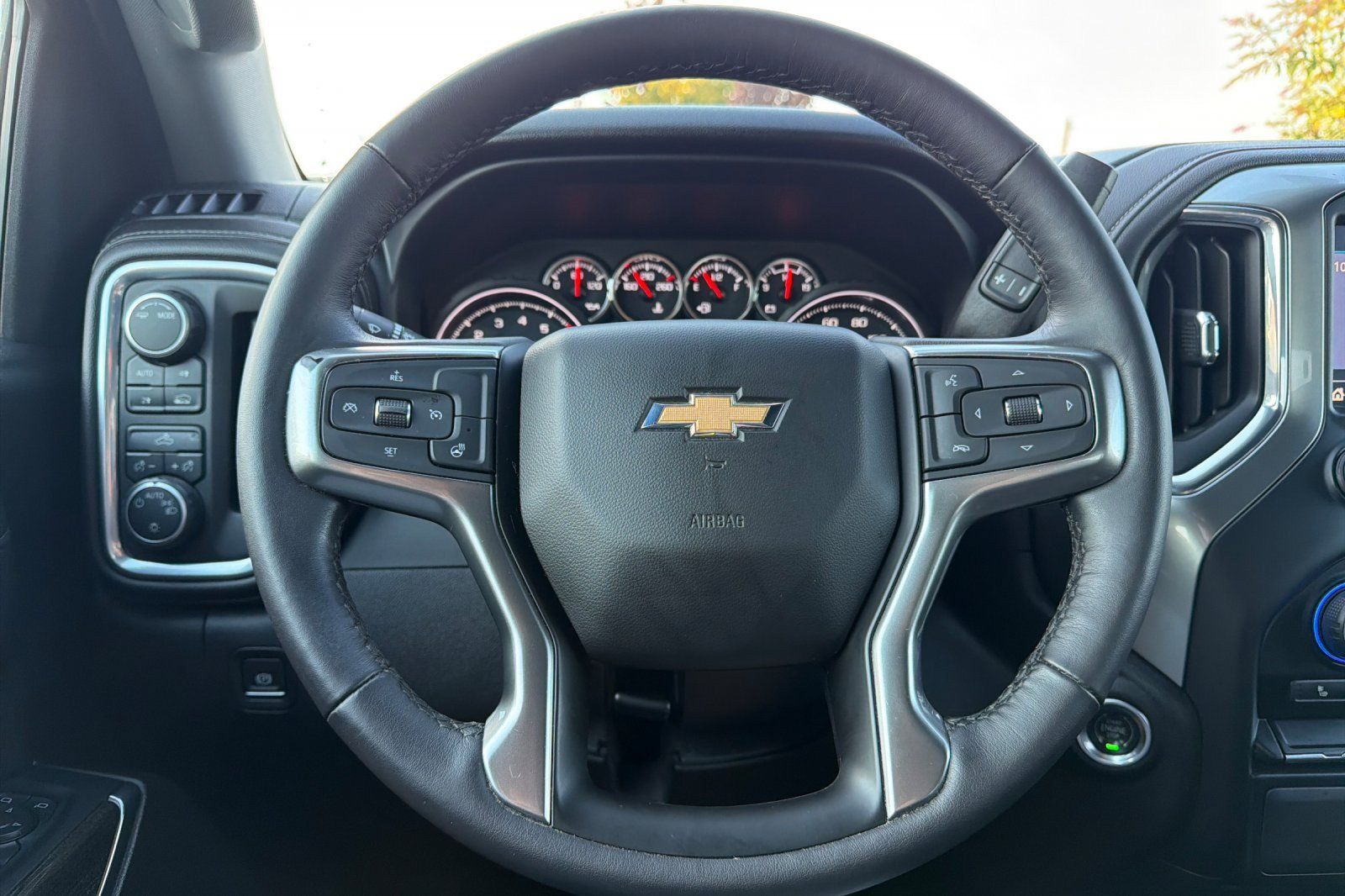 Used 2020 Chevrolet Silverado 1500 LT w/ All-Star Edition AWD/4WD image 19