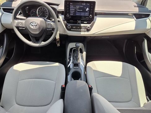Used 2022 Toyota Corolla LE FWD image 11