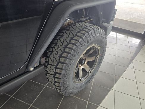 Used 2013 Jeep Wrangler Unlimited Sahara w/ Connectivity Group AWD/4WD image 34