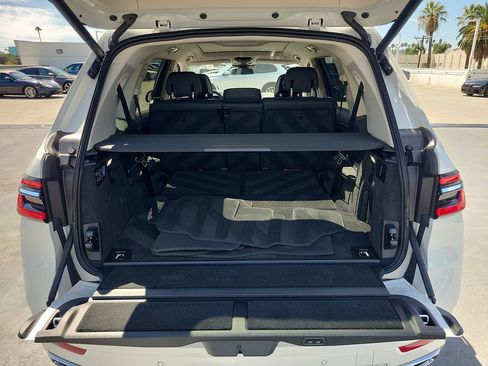 Used 2026 BMW X7 xDrive40i AWD/4WD image 9