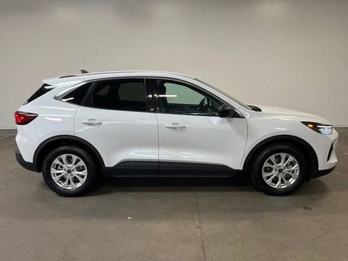 Used 2024 Ford Escape Active FWD image 2
