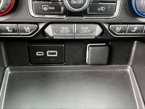 Used 2024 Chevrolet Suburban Premier AWD/4WD image 24