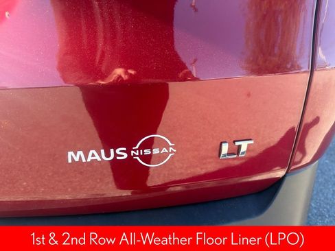 Used 2020 Chevrolet Traverse LT image 14